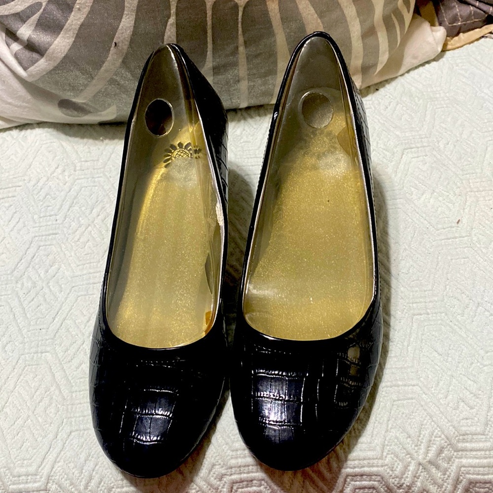 Yellow Box black pumps with stamped alligator pattern. Brand new.